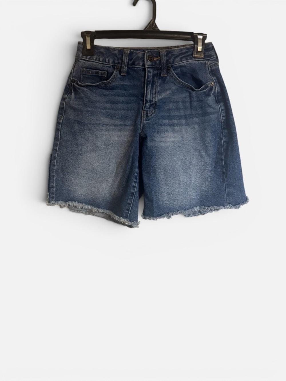 Mid-Blue Frayed Hem Jean Shorts SIZE: 0      #F